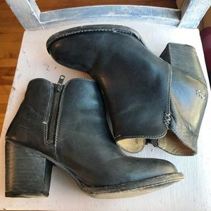 Bed Stu Yell Booties